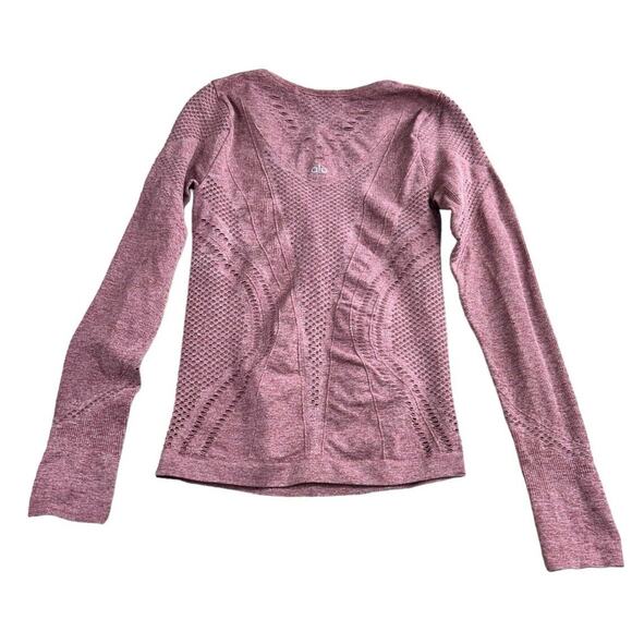Alo Yoga Lark Seamless Laser Cut Mesh Top Sz Small Long Sleeve Rosewood Stretch - Picture 10 of 13